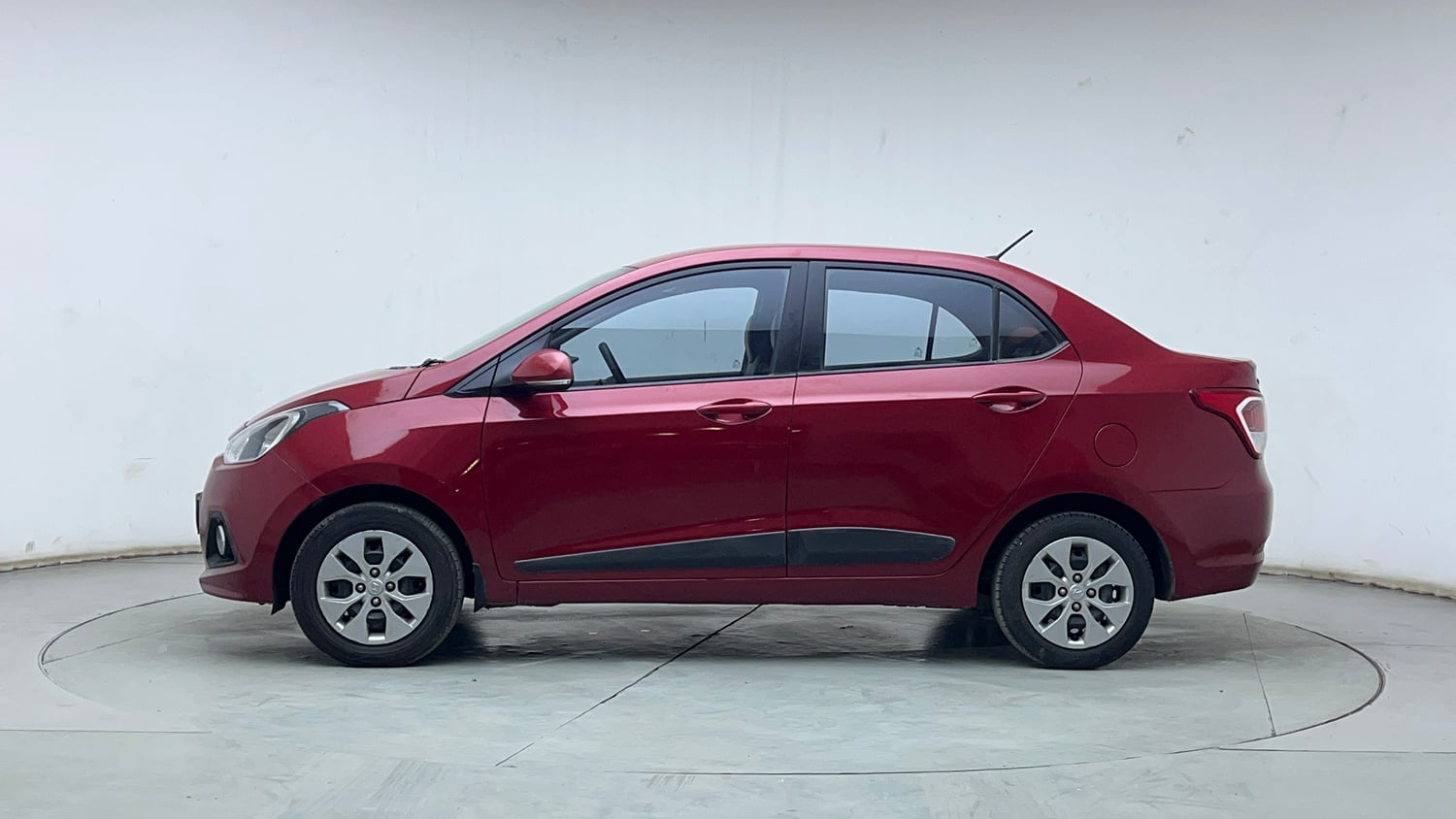 Used 2015 Hyundai Xcent S 1.1 CRDi Diesel Manual exterior LEFT SIDE VIEW