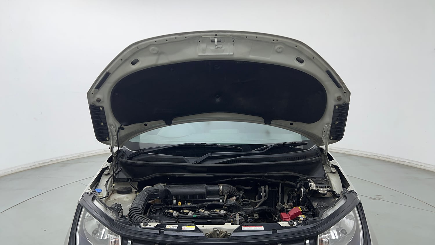 Used 2023 Maruti Suzuki Ignis Sigma 1.2 MT Petrol Manual engine ENGINE & BONNET OPEN FRONT VIEW