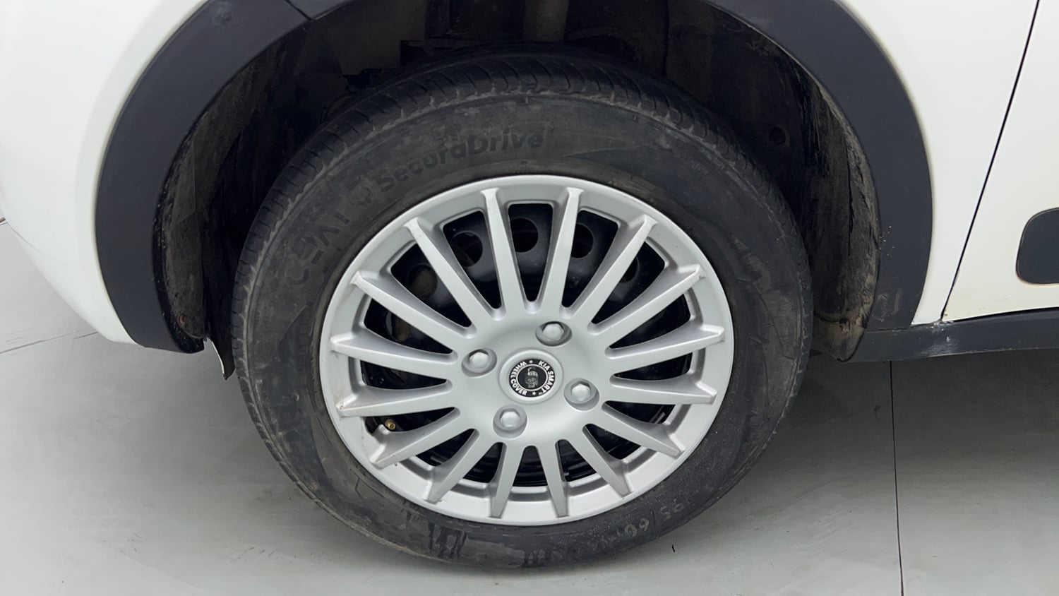 Used 2018 Tata Nexon XM Diesel Diesel Manual tyres LEFT FRONT TYRE RIM VIEW