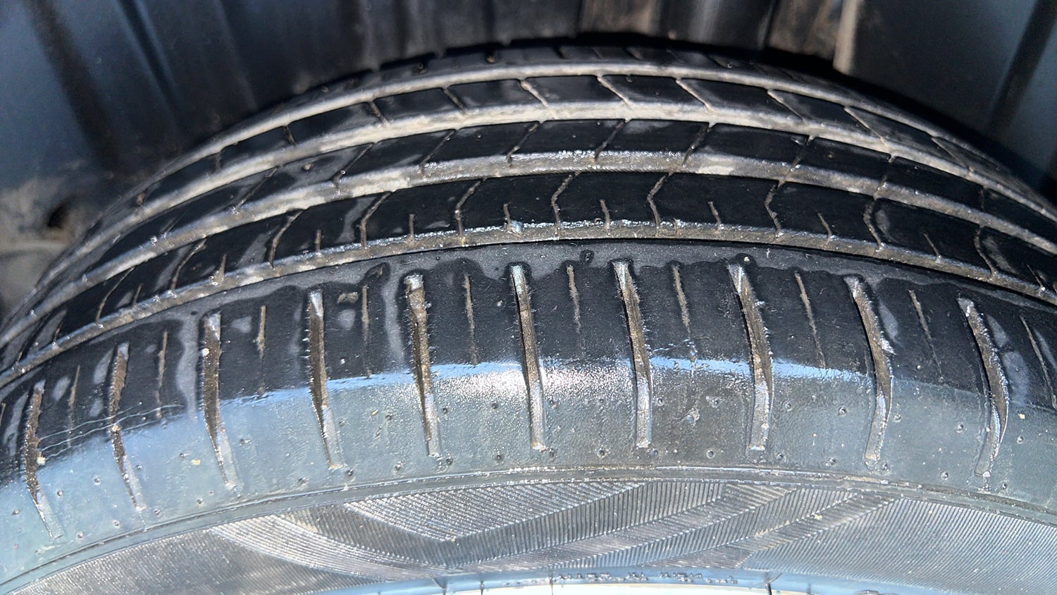 Used 2023 Maruti Suzuki Baleno Alpha AGS Petrol Automatic tyres LEFT REAR TYRE TREAD VIEW