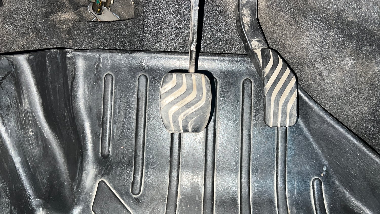 Used 2017 Renault Kwid 1.0 RXT AMT Petrol Automatic interior PEDALS VIEW