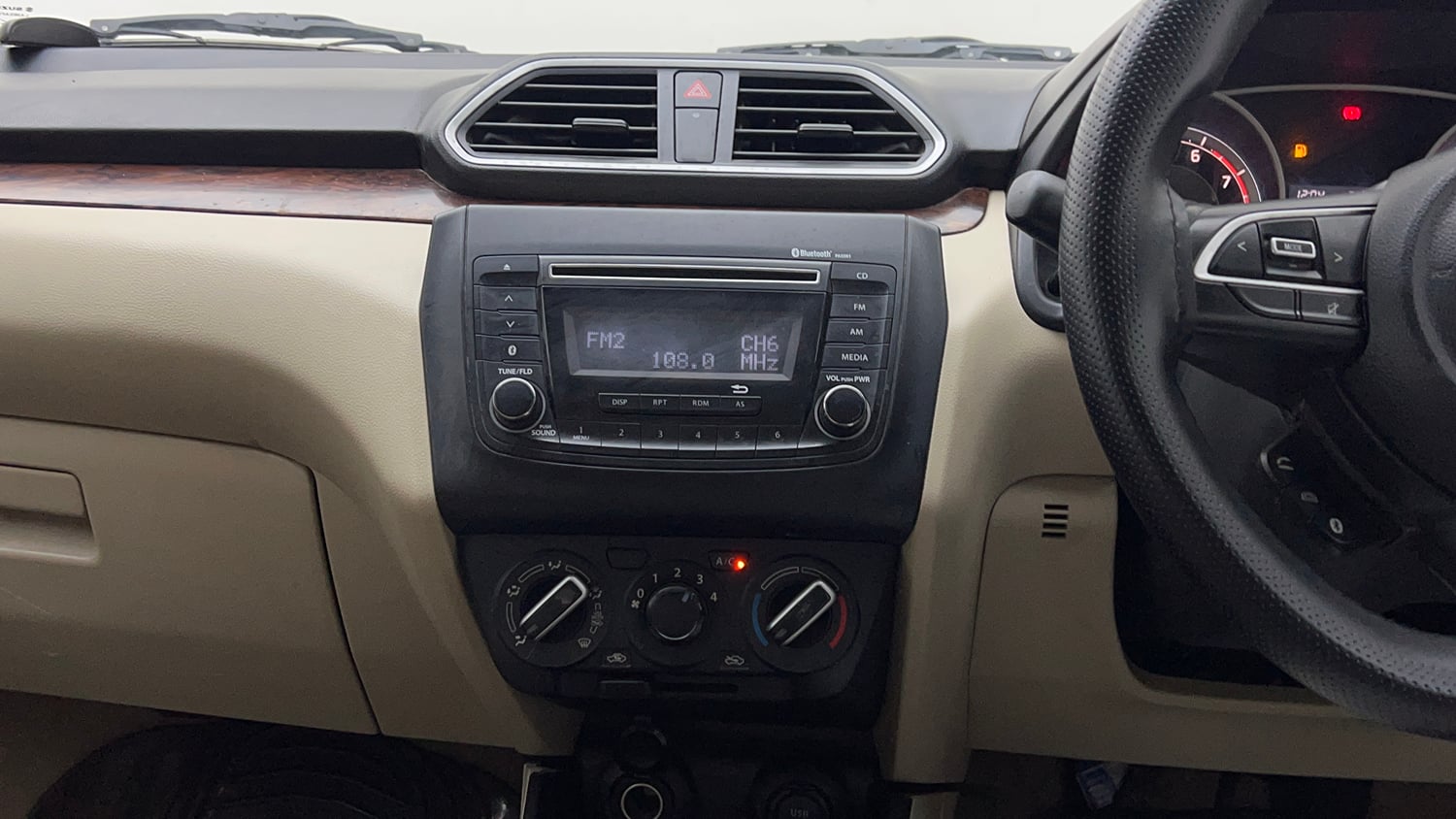Used 2018 Maruti Suzuki Dzire VXi AMT Petrol Automatic interior MUSIC SYSTEM & AC CONTROL VIEW
