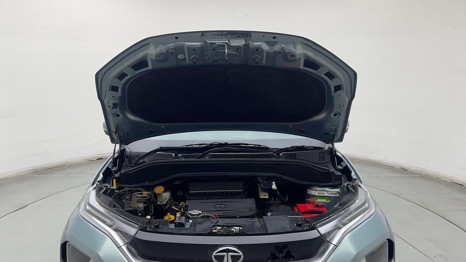 Used 2022 Tata Punch Accomplished MT Petrol Manual engine ENGINE & BONNET OPEN FRONT VIEW