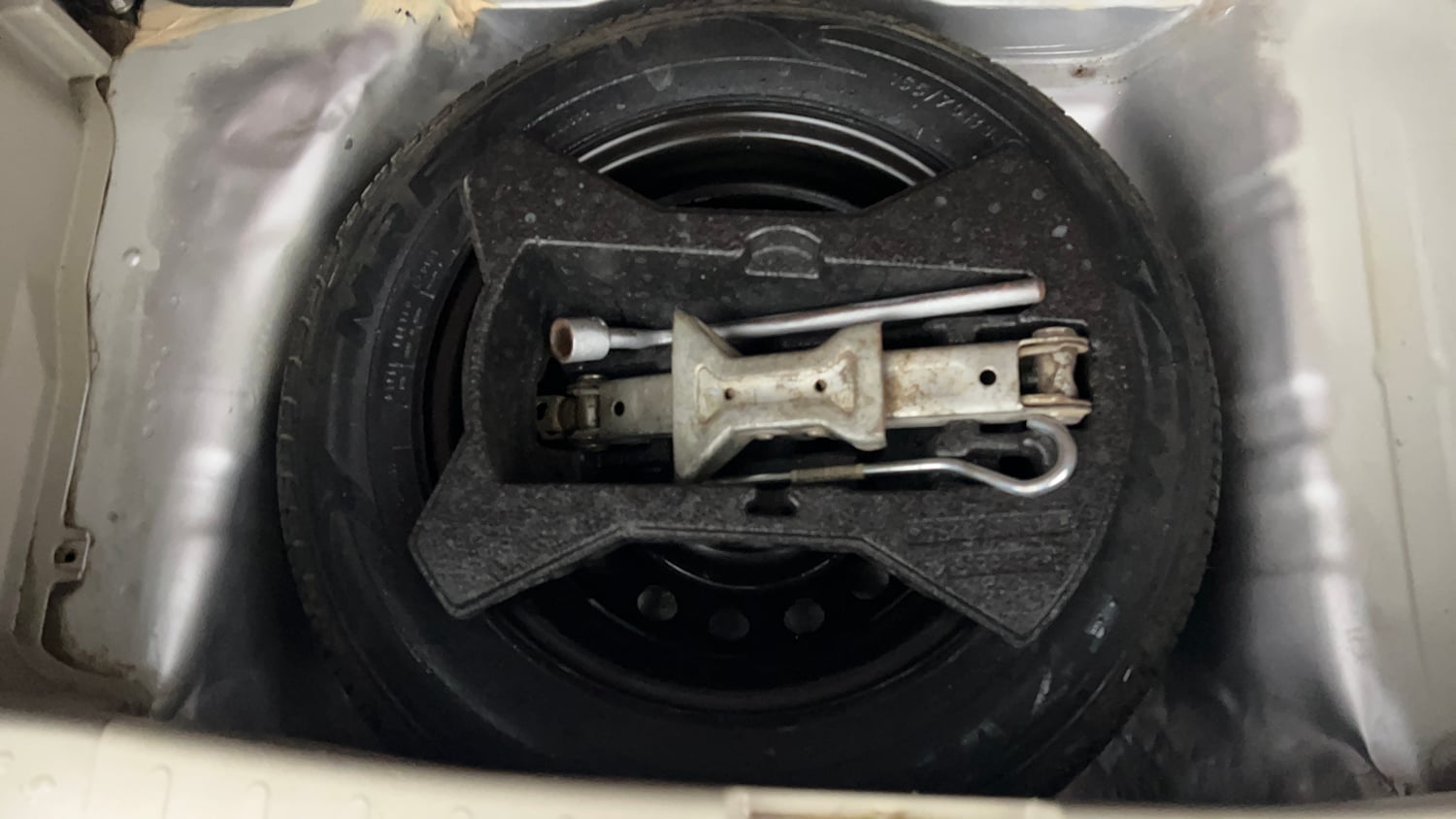 Used 2017 Maruti Suzuki Celerio VXi AMT Petrol Automatic tyres SPARE TYRE VIEW