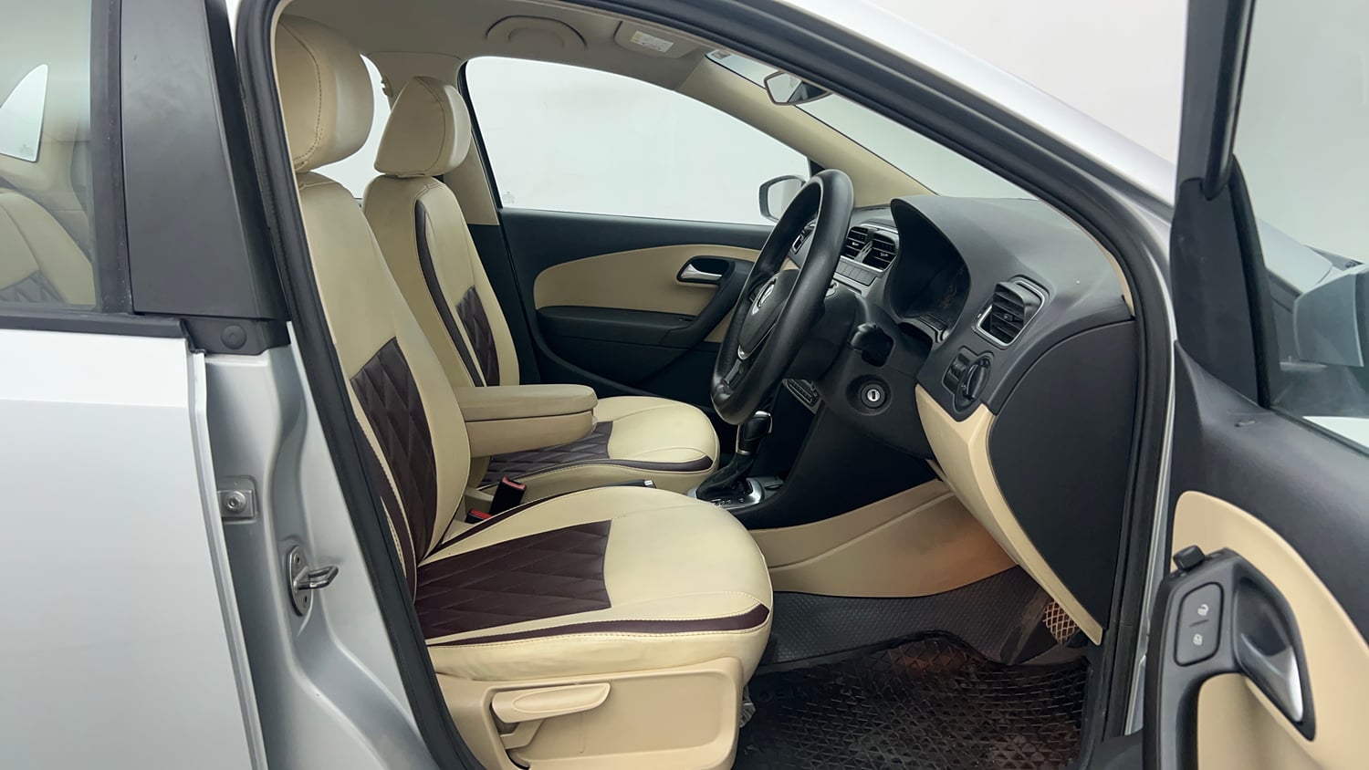 Used 2017 Volkswagen Ameo Highline Plus 1.5L AT (D)16 Alloy Diesel Automatic interior RIGHT SIDE FRONT DOOR CABIN VIEW