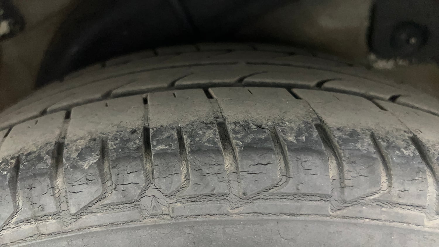 Used 2014 Hyundai Verna Fluidic 1.6 VTVT SX Petrol Manual tyres LEFT REAR TYRE TREAD VIEW