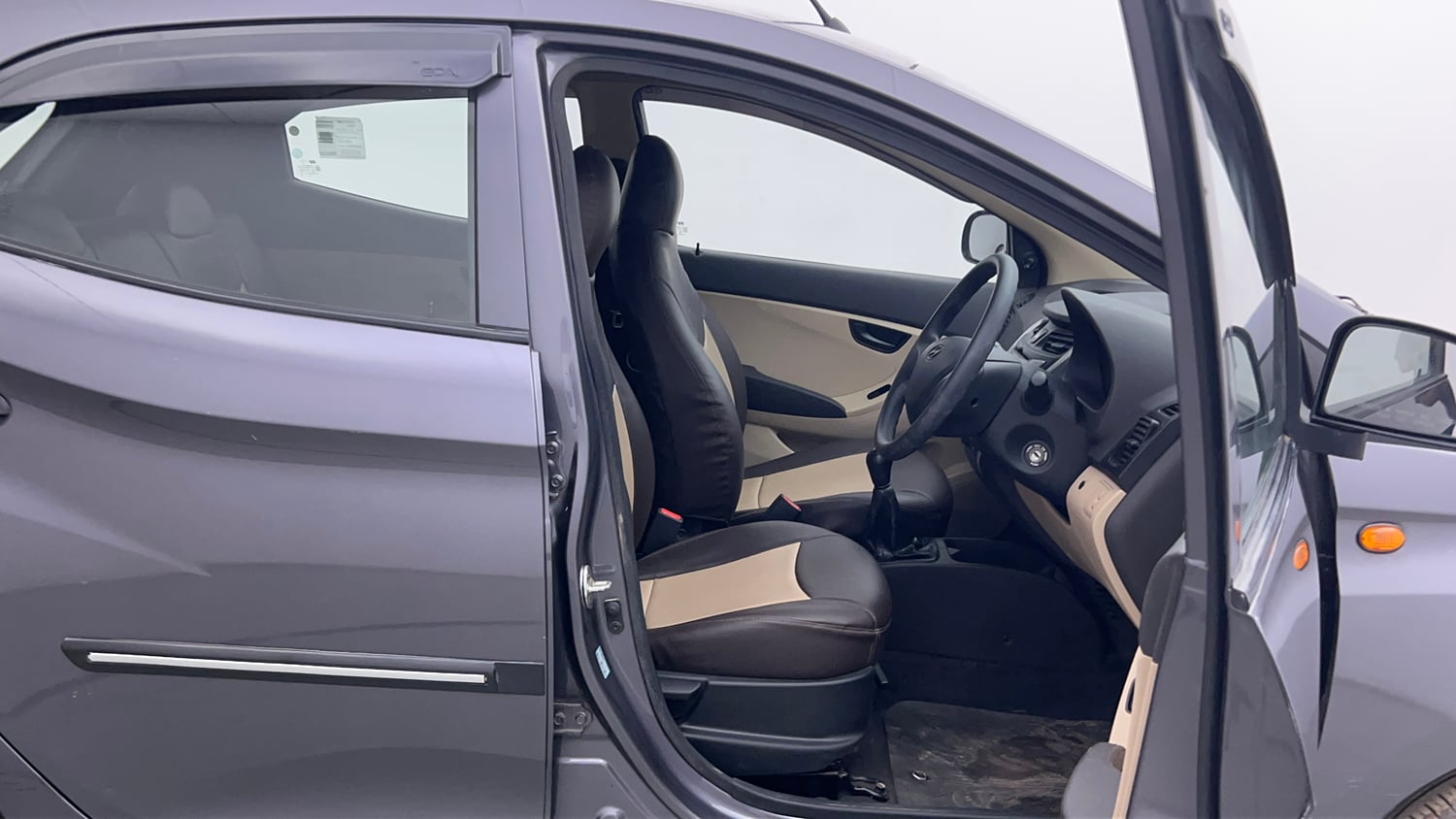 Used 2016 Hyundai Eon Magna + Petrol Manual interior RIGHT SIDE FRONT DOOR CABIN VIEW