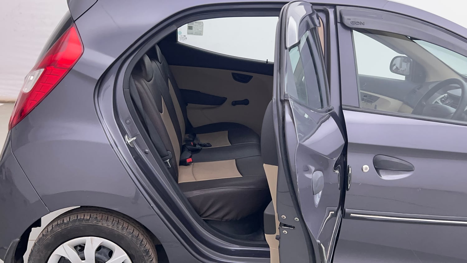 Used 2016 Hyundai Eon Magna + Petrol Manual interior RIGHT SIDE REAR DOOR CABIN VIEW