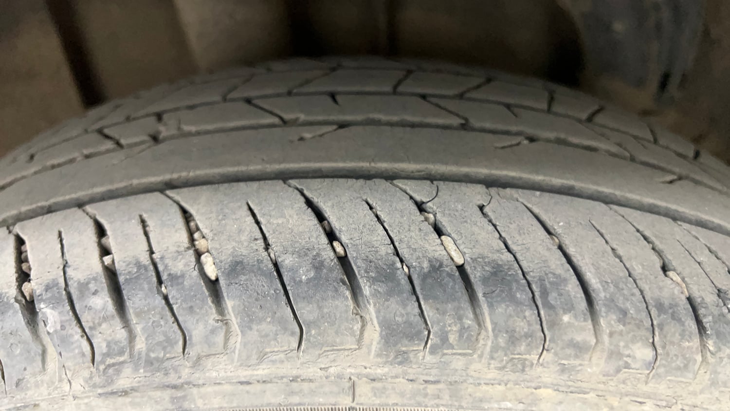 Used 2023 Nissan Magnite XE Petrol Manual tyres RIGHT REAR TYRE TREAD VIEW