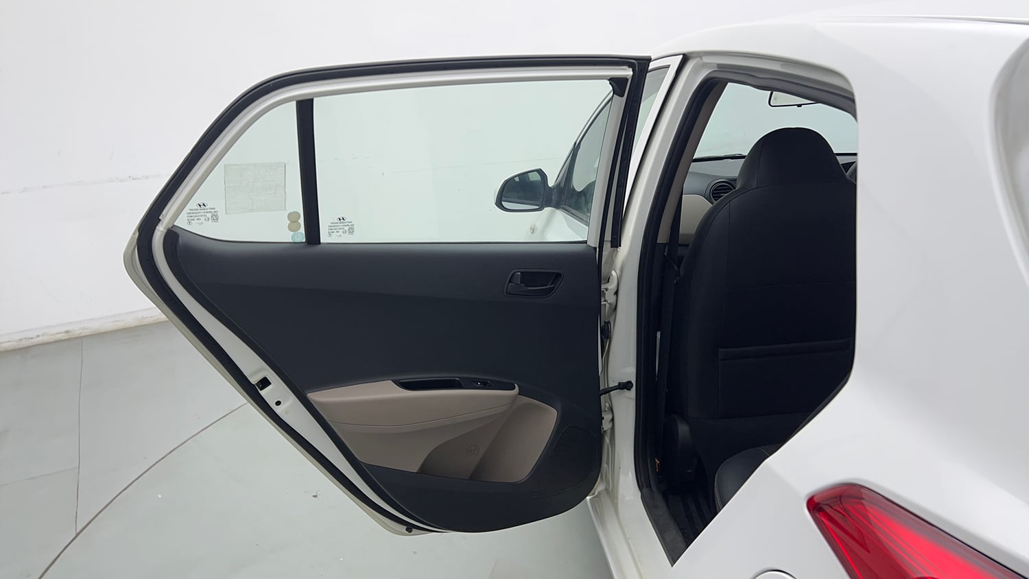 Used 2018 Hyundai Grand i10 Magna 1.2 Kappa VTVT Petrol Manual interior LEFT REAR DOOR OPEN VIEW
