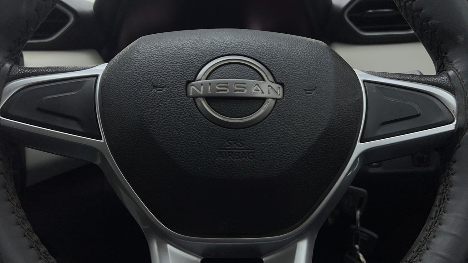 Used 2023 Nissan Magnite XE Petrol Manual top_features Airbags
