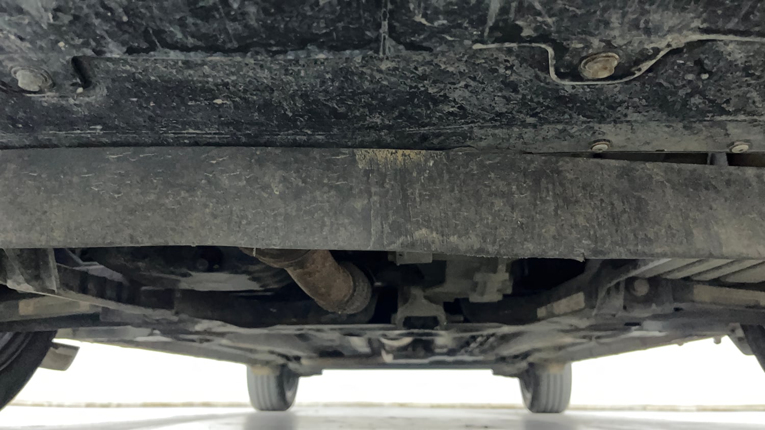 Used 2023 Tata Altroz XZ Petrol Petrol Manual extra FRONT LEFT UNDERBODY VIEW