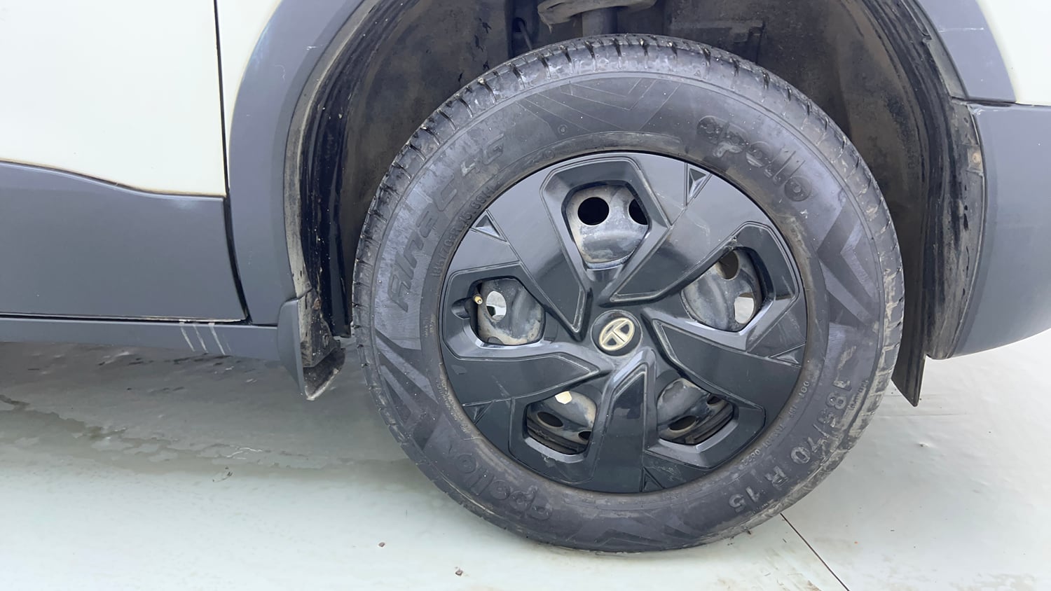 Used 2022 Tata Punch Adventure MT Petrol Manual tyres RIGHT FRONT TYRE RIM VIEW