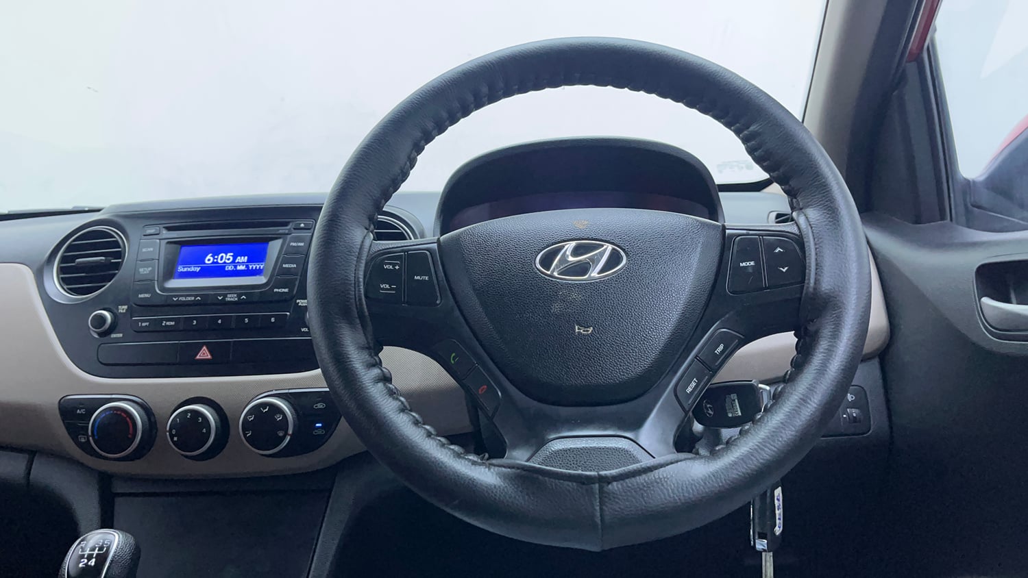 Used 2015 Hyundai Xcent S 1.1 CRDi Diesel Manual interior STEERING VIEW