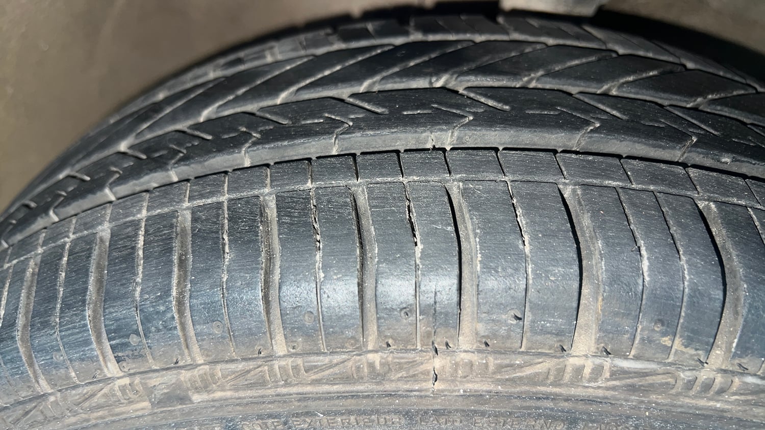 Used 2018 Maruti Suzuki Wagon R VXI Petrol Manual tyres RIGHT FRONT TYRE TREAD VIEW