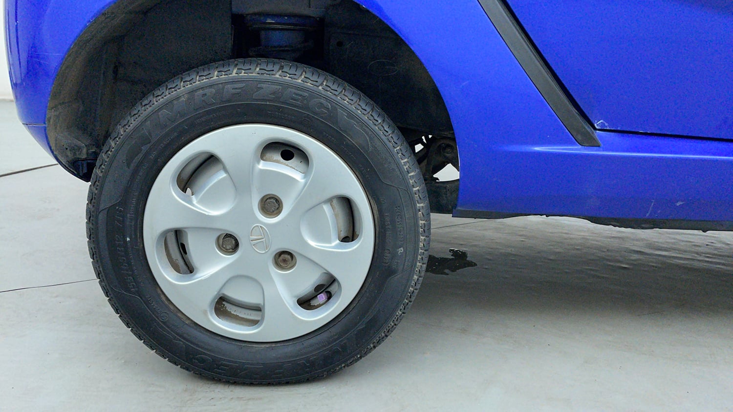 Used 2016 Tata Nano Twist XTA Petrol Automatic tyres RIGHT REAR TYRE RIM VIEW