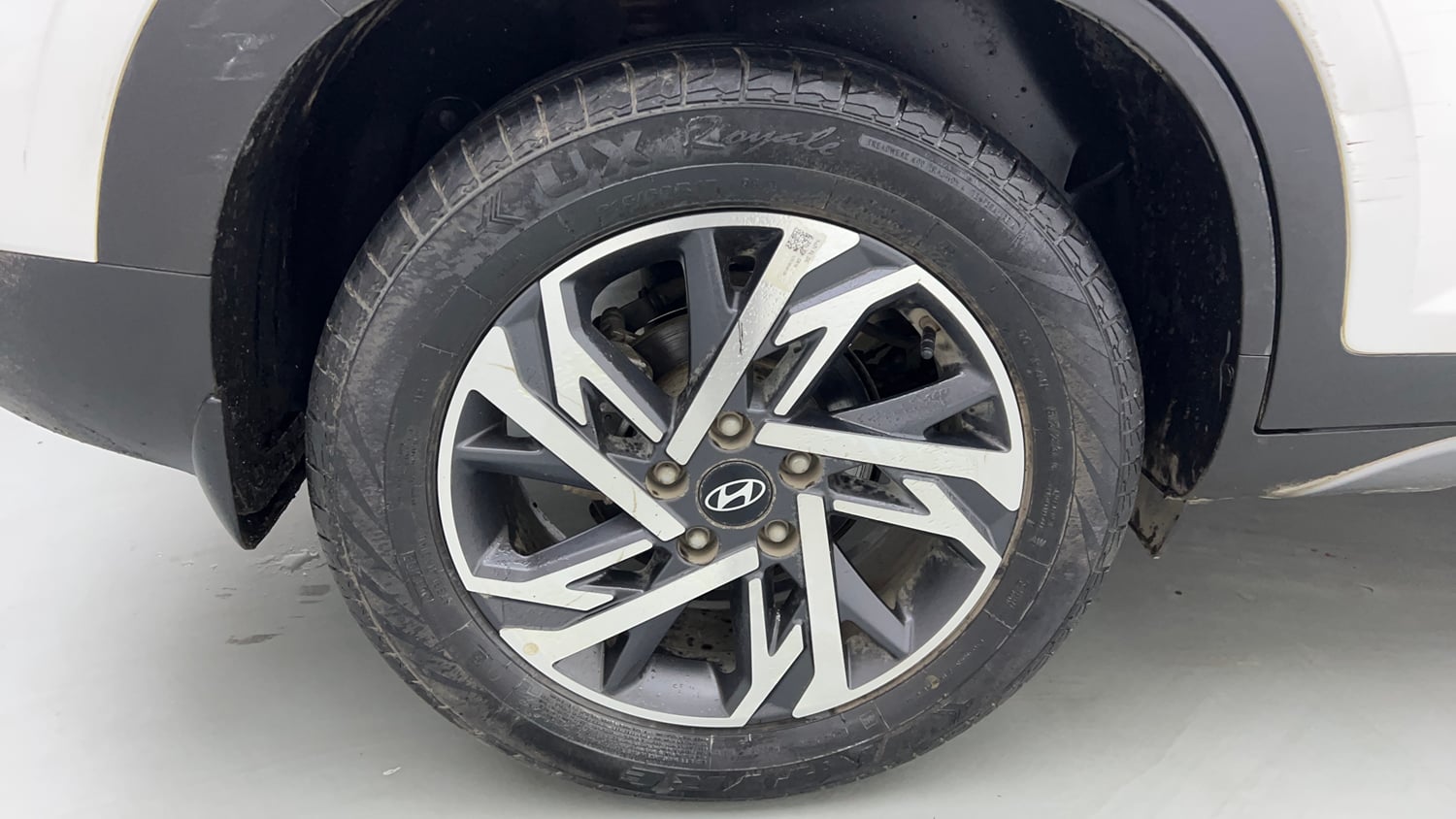 Used 2024 Hyundai Creta 1.5 MPi Petrol MT SX Tech Petrol Manual tyres RIGHT REAR TYRE RIM VIEW