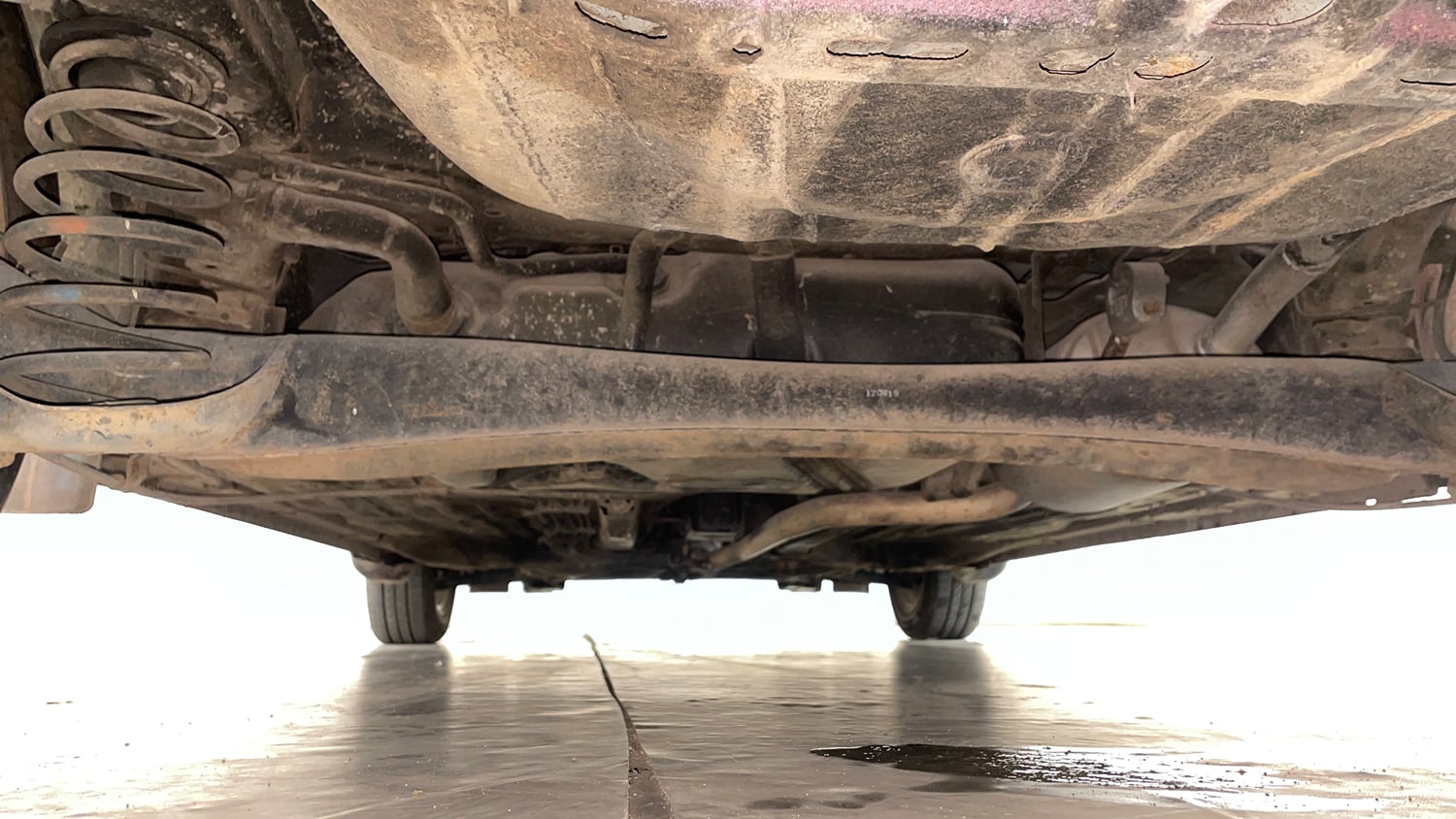 Used 2018 Honda Amaze 1.2 VX MT Petrol Petrol Manual extra REAR UNDERBODY VIEW (TAKEN FROM REAR)