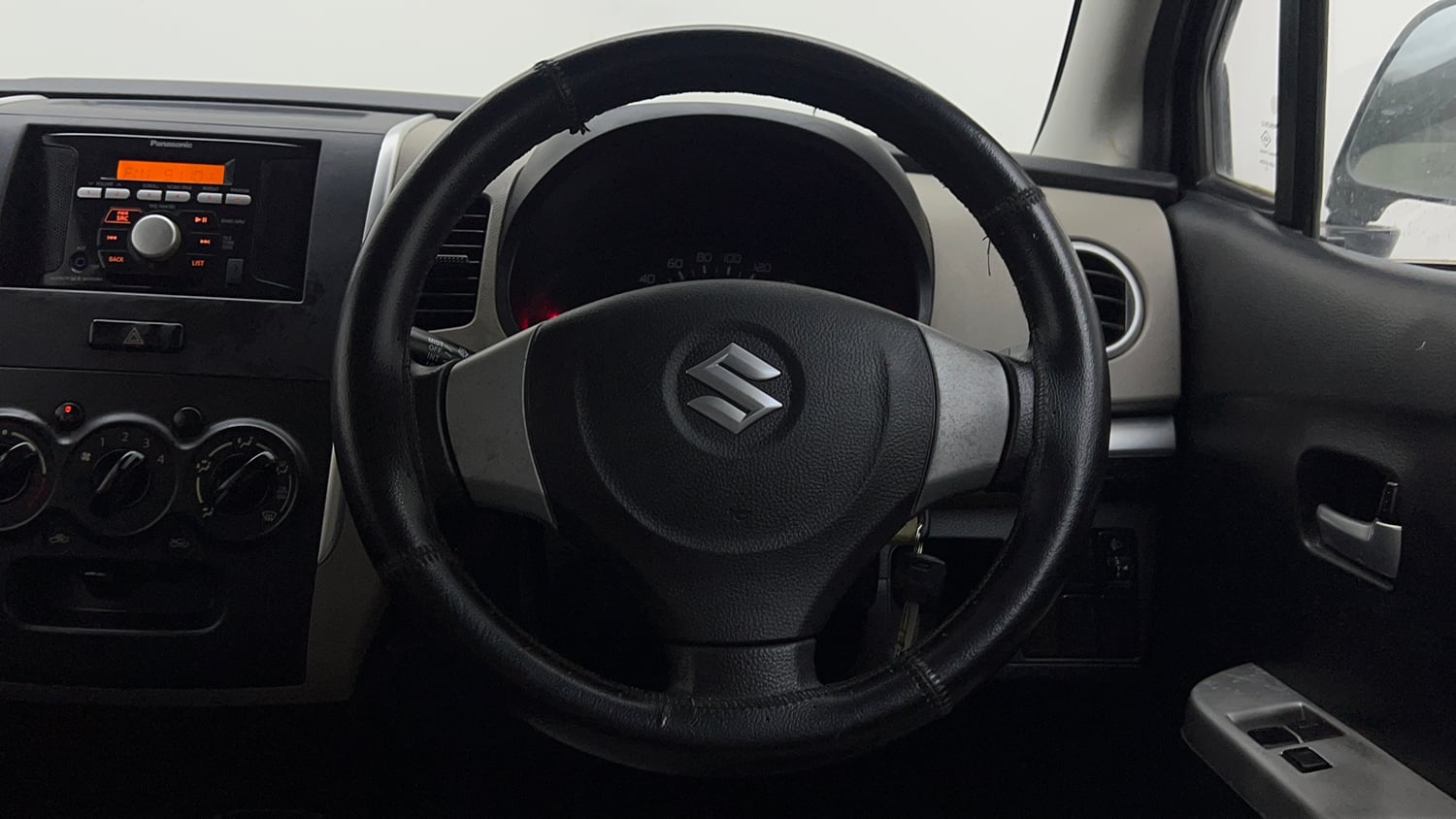 Used 2013 Maruti Suzuki Wagon R LXI Petrol Manual interior STEERING VIEW
