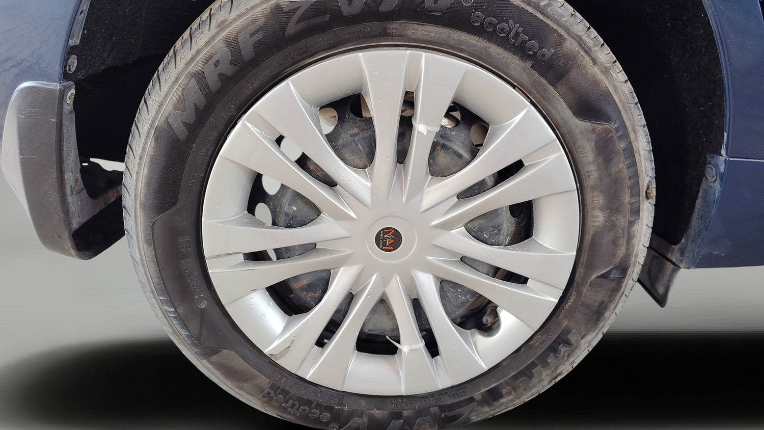 Used 2018 Maruti Suzuki Baleno Delta 1.2 Petrol Manual tyres RIGHT REAR TYRE RIM VIEW