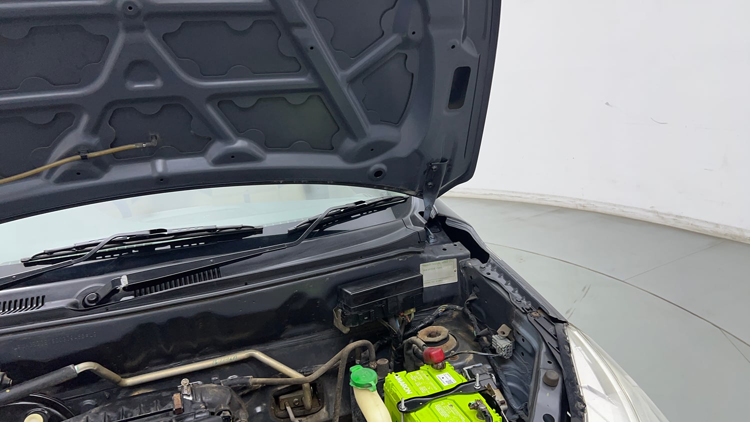 Used 2017 Maruti Suzuki Alto K10 VXi Petrol Manual engine ENGINE LEFT SIDE HINGE & APRON VIEW