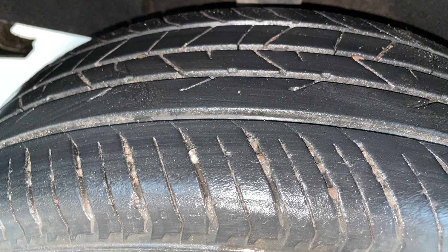 Used 2022 Renault Kiger RXE MT Petrol Manual tyres RIGHT REAR TYRE TREAD VIEW