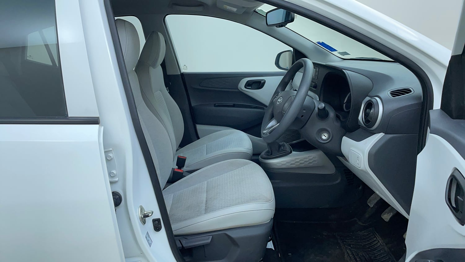 Used 2022 Hyundai Grand i10 Nios Magna 1.2 Kappa VTVT Petrol Manual interior RIGHT SIDE FRONT DOOR CABIN VIEW