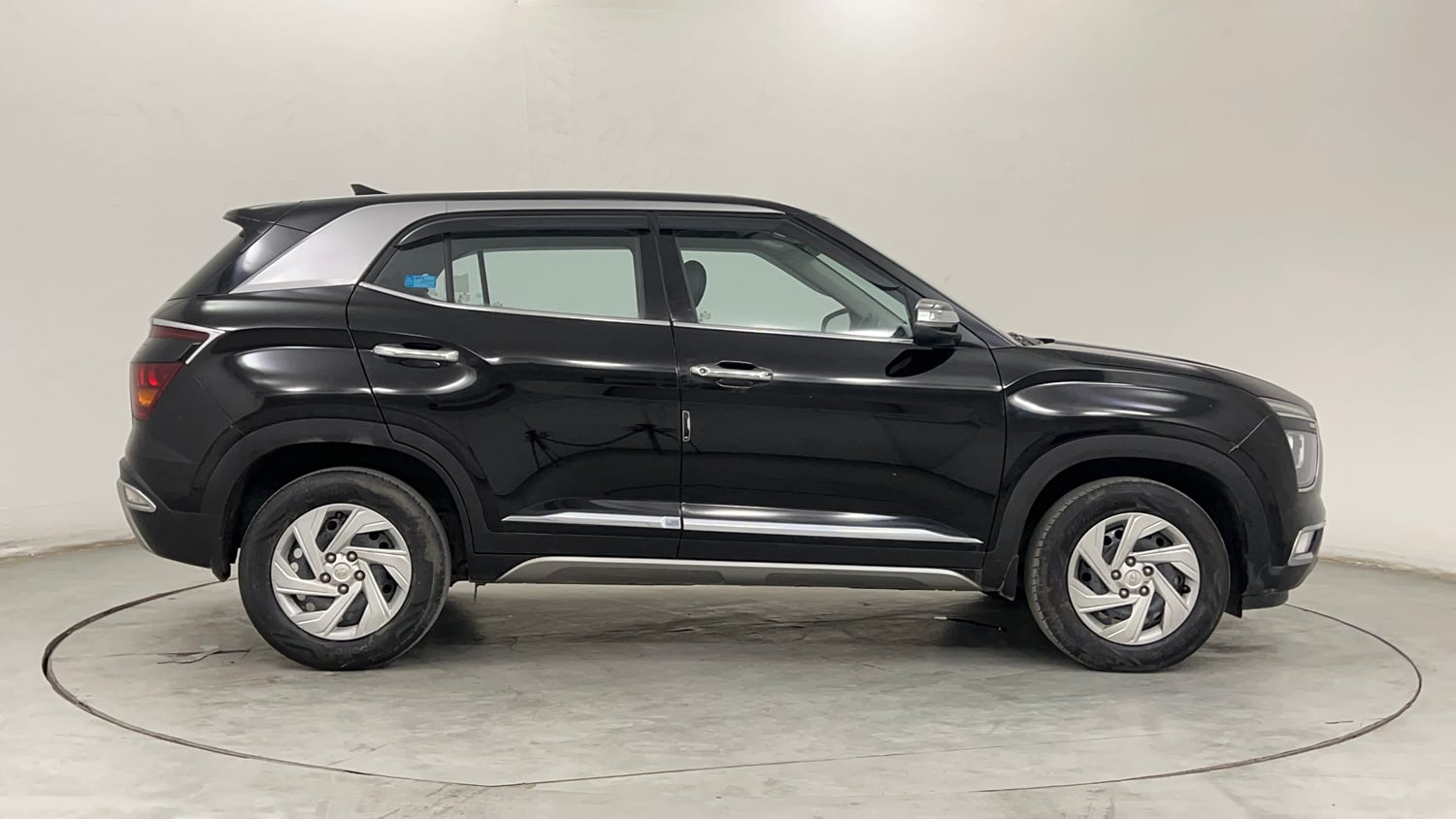 Used 2022 Hyundai Creta EX 1.5 Petrol Petrol Manual exterior RIGHT SIDE VIEW