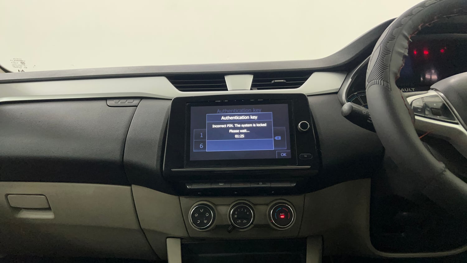 Used 2022 Renault Triber RXZ Petrol Manual interior MUSIC SYSTEM & AC CONTROL VIEW