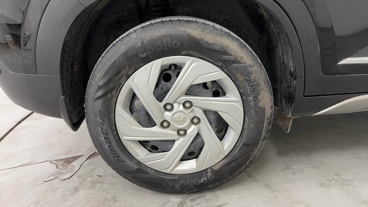 Used 2022 Hyundai Creta EX 1.5 Petrol Petrol Manual tyres RIGHT REAR TYRE RIM VIEW