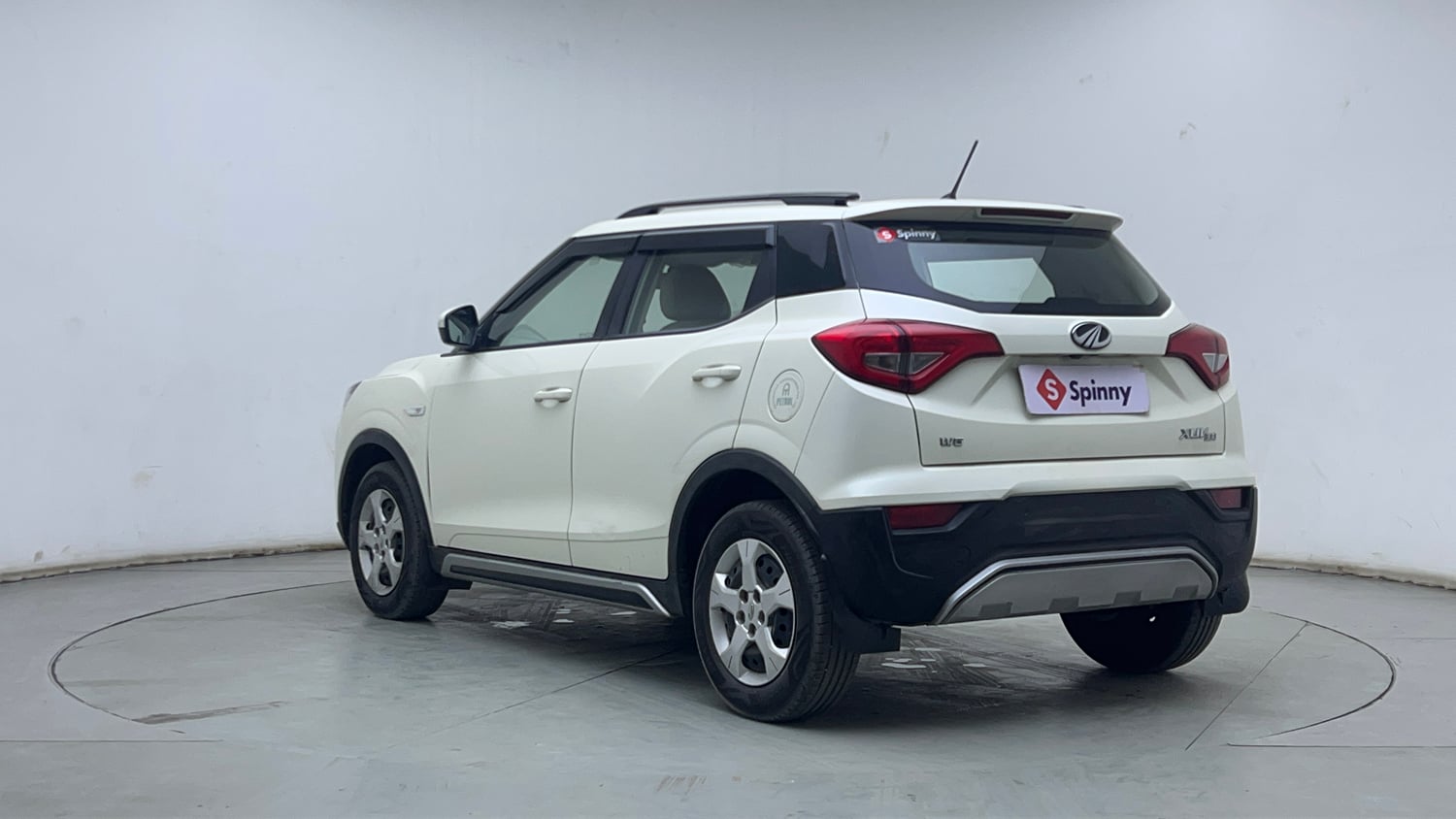 Used 2021 Mahindra XUV 300 W6 1.2 Petrol Petrol Manual exterior LEFT REAR CORNER VIEW