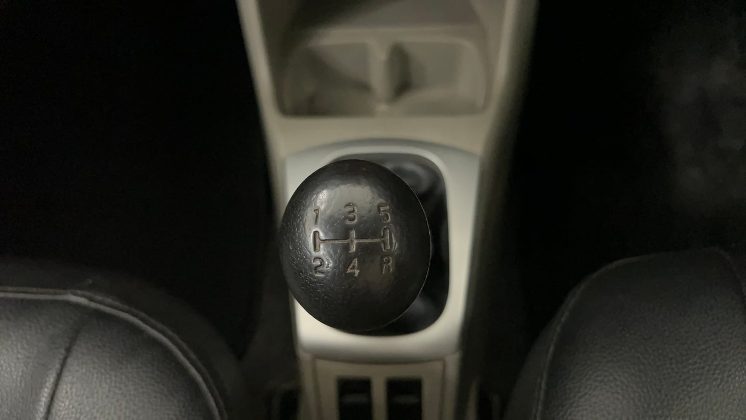 Used 2016 Maruti Suzuki Alto K10 VXi Petrol Manual interior GEAR  KNOB VIEW