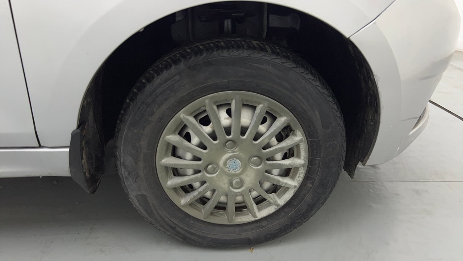 Used 2018 Tata Tiago Revotron XE Petrol Manual tyres RIGHT FRONT TYRE RIM VIEW