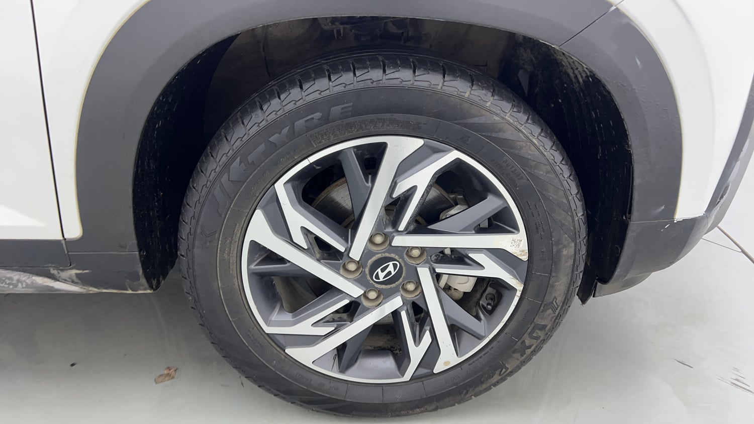 Used 2024 Hyundai Creta 1.5 MPi Petrol MT SX Tech Petrol Manual tyres RIGHT FRONT TYRE RIM VIEW