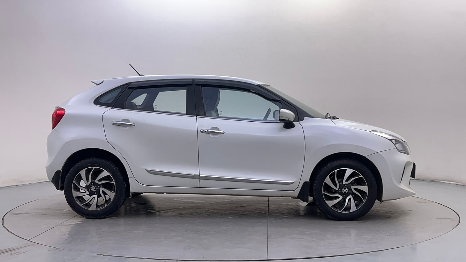 Used 2020 Toyota Glanza G CVT Petrol Automatic exterior RIGHT SIDE VIEW