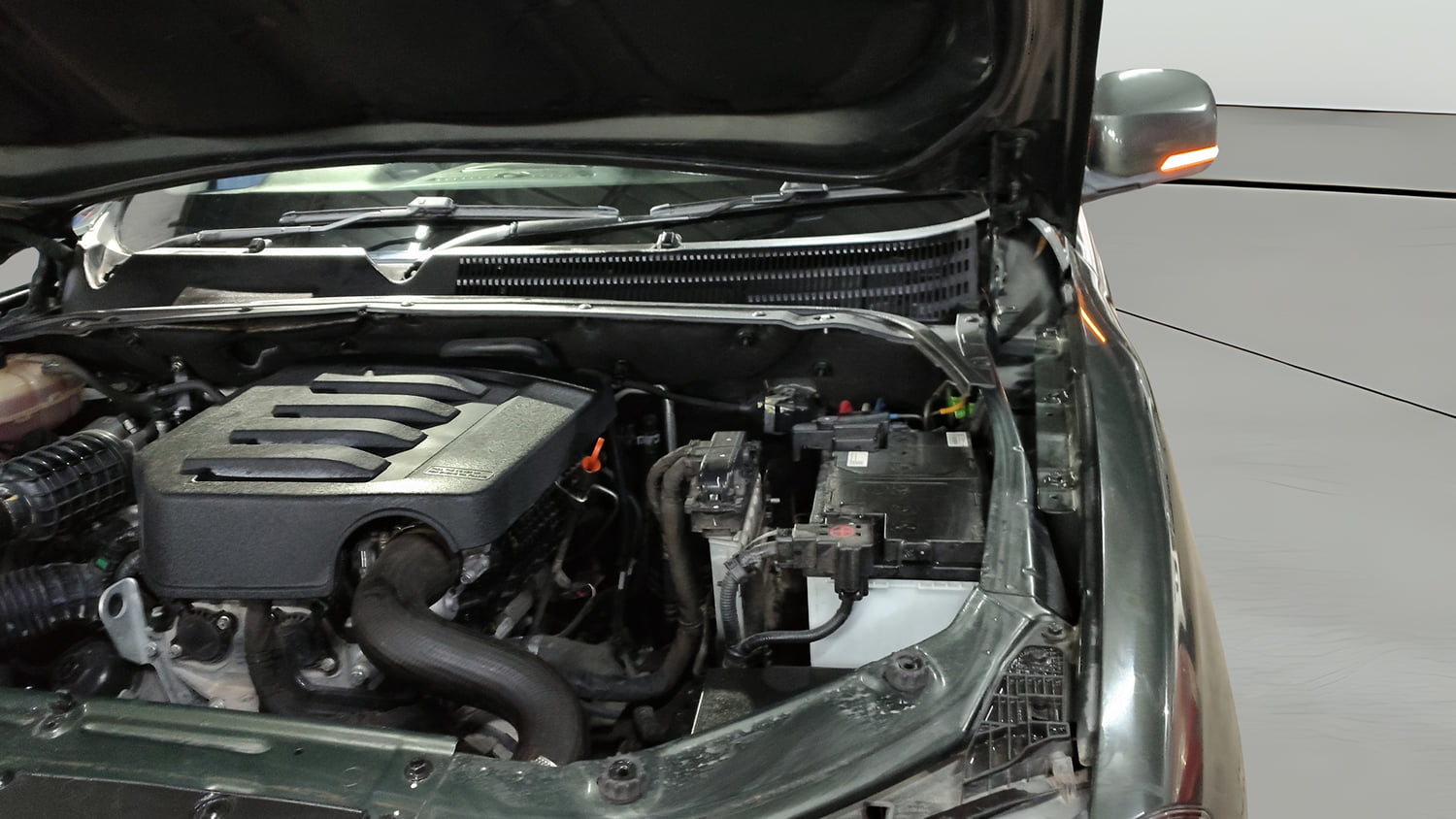 Used 2022 Mahindra Scorpio N Z8 L Petrol MT 7 STR Petrol Manual engine ENGINE LEFT SIDE VIEW