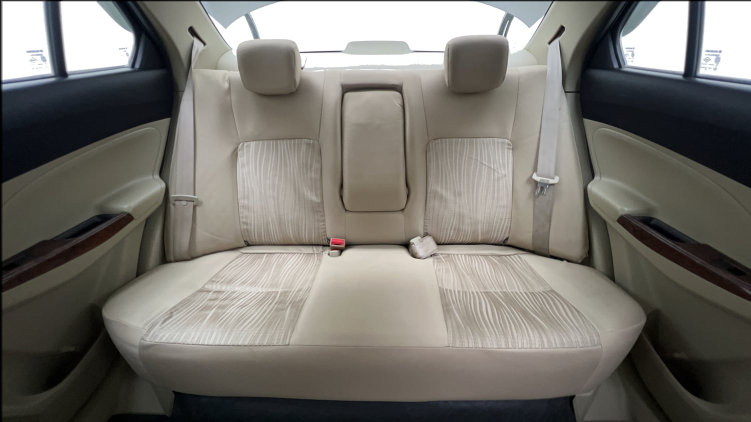 Used 2018 Maruti Suzuki Dzire VXi AMT Petrol Automatic interior REAR SEAT CONDITION VIEW