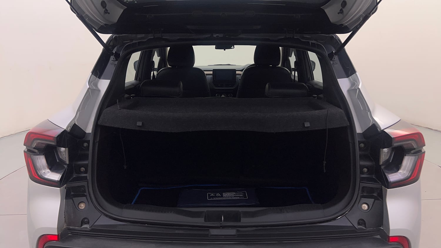 Used 2021 Renault Kiger RXT 1.0 Turbo MT Dual Tone Petrol Manual interior DICKY INSIDE VIEW