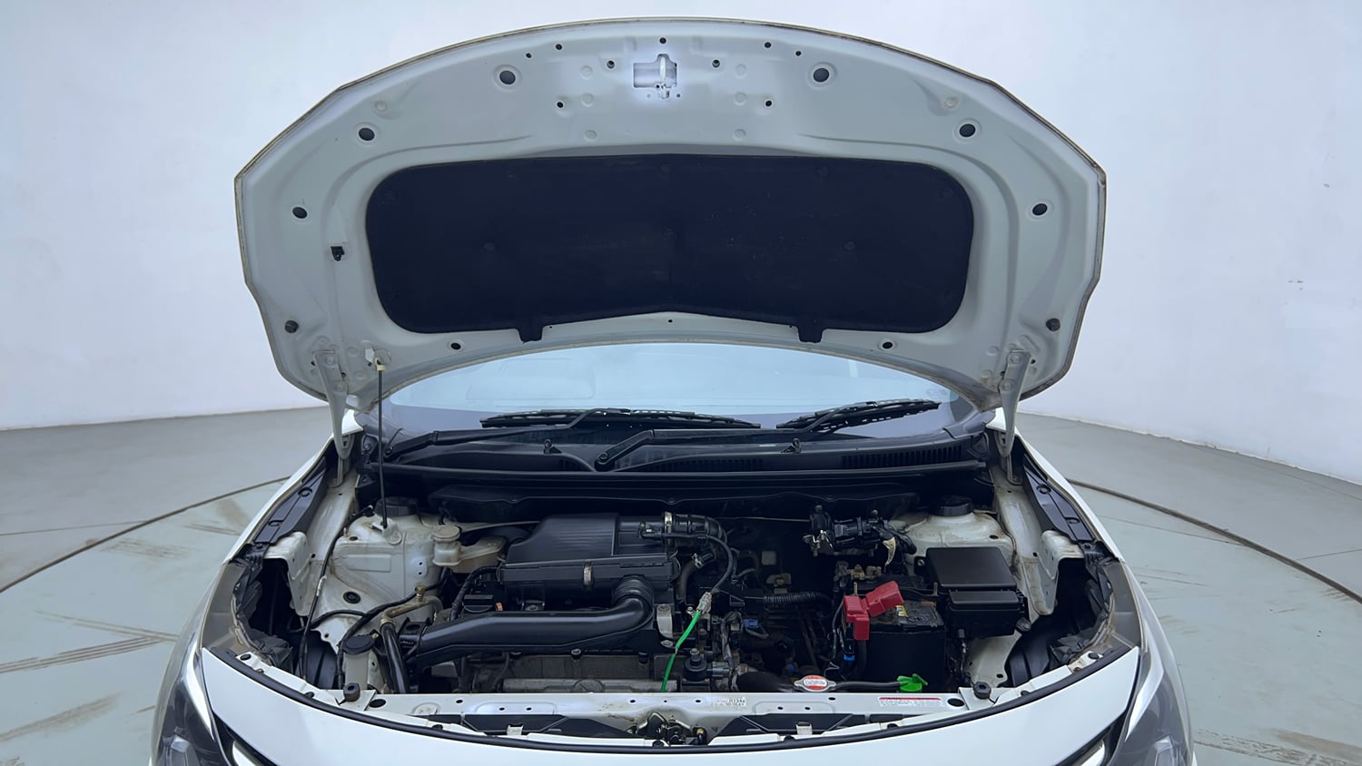 Used 2022 Maruti Suzuki Baleno Alpha MT Petrol Manual engine ENGINE & BONNET OPEN FRONT VIEW