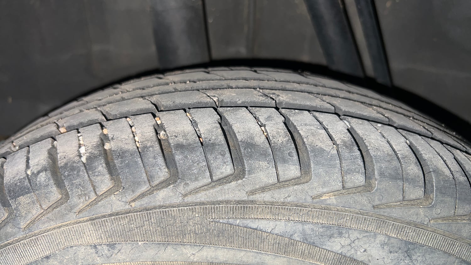 Used 2016 Renault Kwid RXL Petrol Manual tyres RIGHT REAR TYRE TREAD VIEW