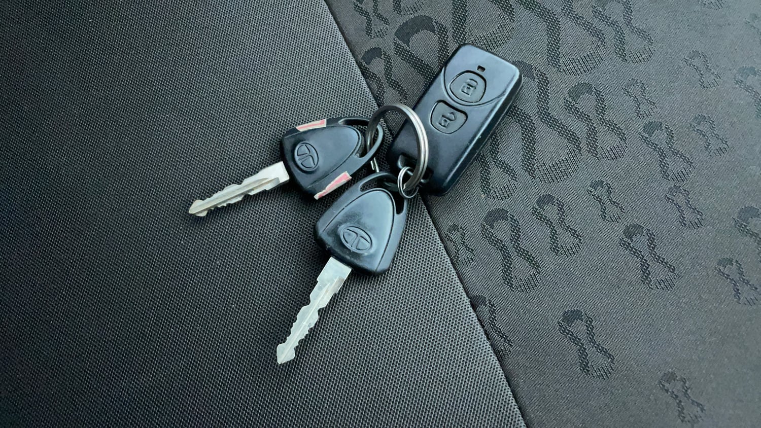 Used 2017 Tata Nano Twist XTA Petrol Automatic extra CAR KEY VIEW