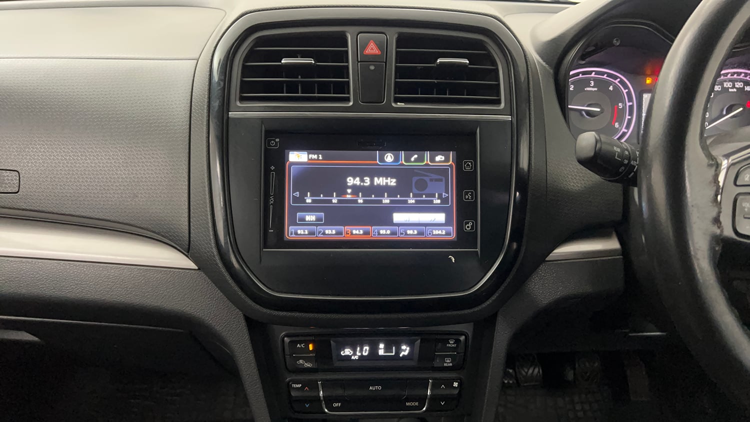 Used 2016 Maruti Suzuki Vitara Brezza ZDi+ Dual Tone Diesel Manual interior MUSIC SYSTEM & AC CONTROL VIEW