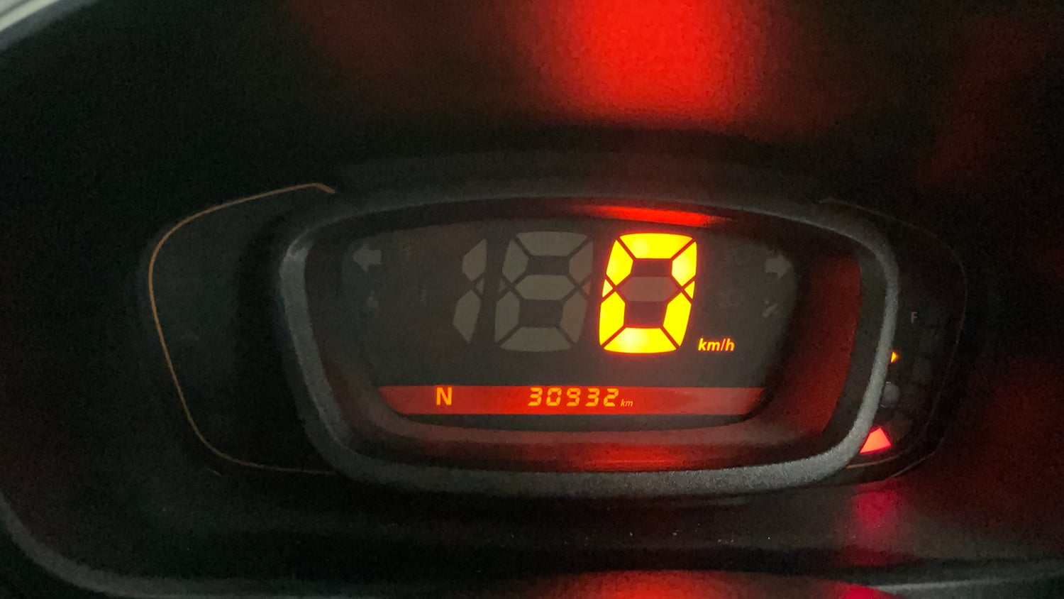 Used 2018 Renault Kwid 1.0 RXT AMT Opt Petrol Automatic interior CLUSTERMETER VIEW
