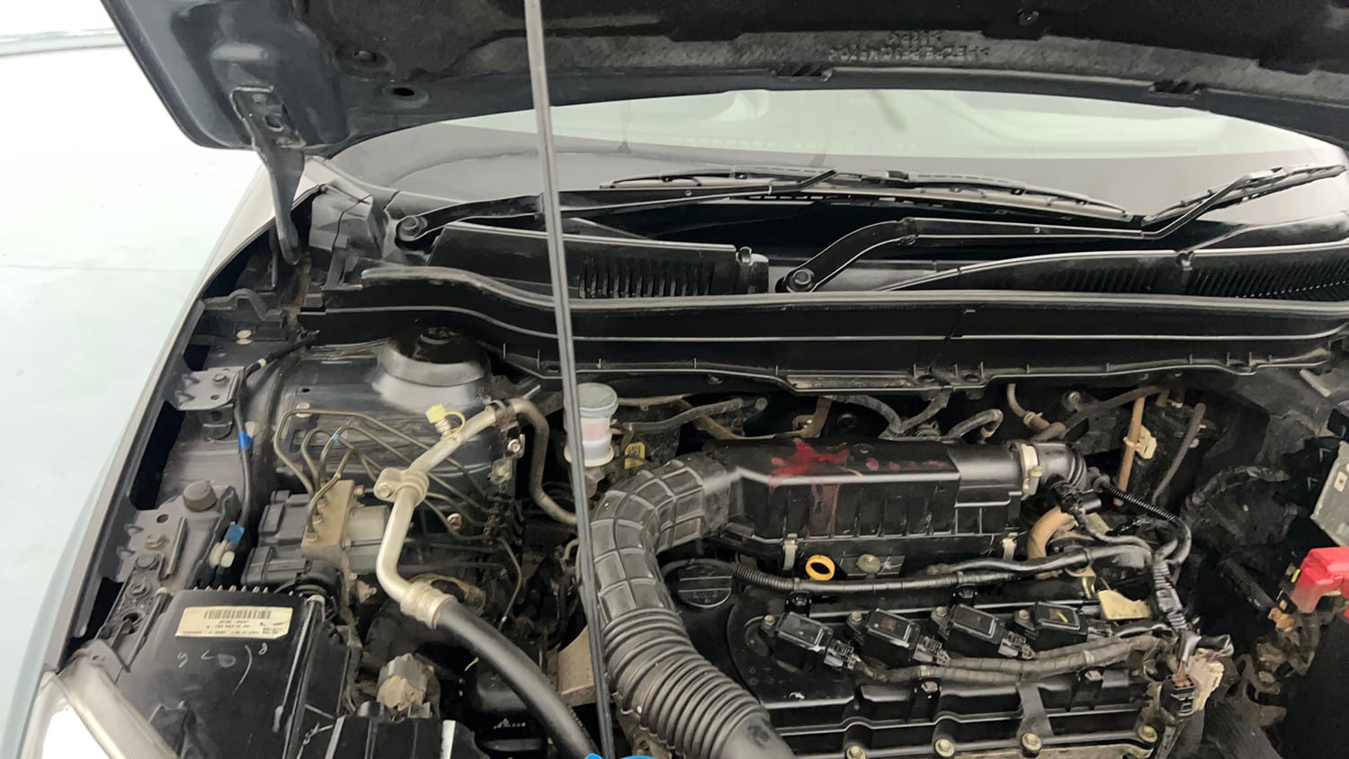 Used 2022 maruti-suzuki Vitara Brezza ZXi Petrol Manual engine ENGINE RIGHT SIDE HINGE & APRON VIEW