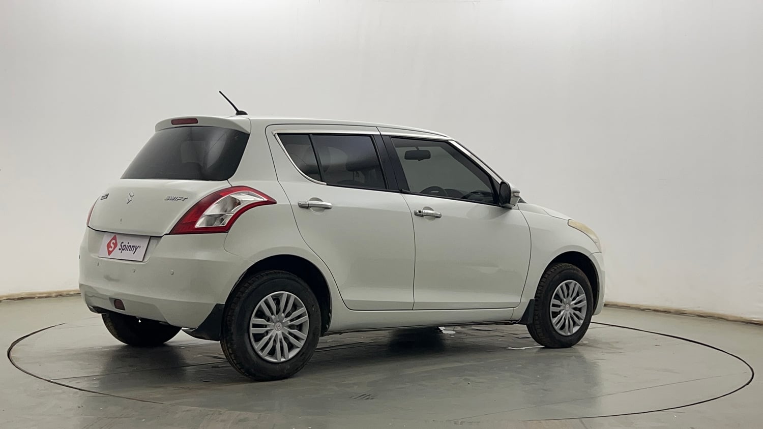 Used 2015 Maruti Suzuki Swift VXi Petrol Manual exterior RIGHT REAR CORNER VIEW