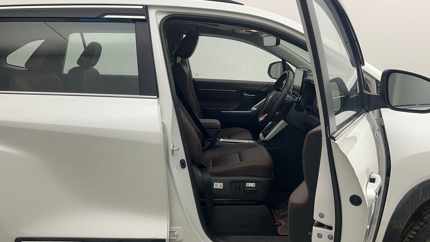 Used 2024 Toyota Innova Hycross ZX Hybrid 7 STR Hybrid Automatic interior RIGHT SIDE FRONT DOOR CABIN VIEW