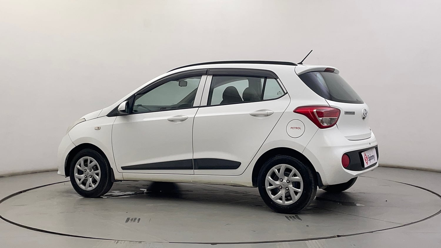Used 2019 Hyundai Grand i10 Magna 1.2 Kappa VTVT Petrol Manual exterior LEFT REAR CORNER VIEW