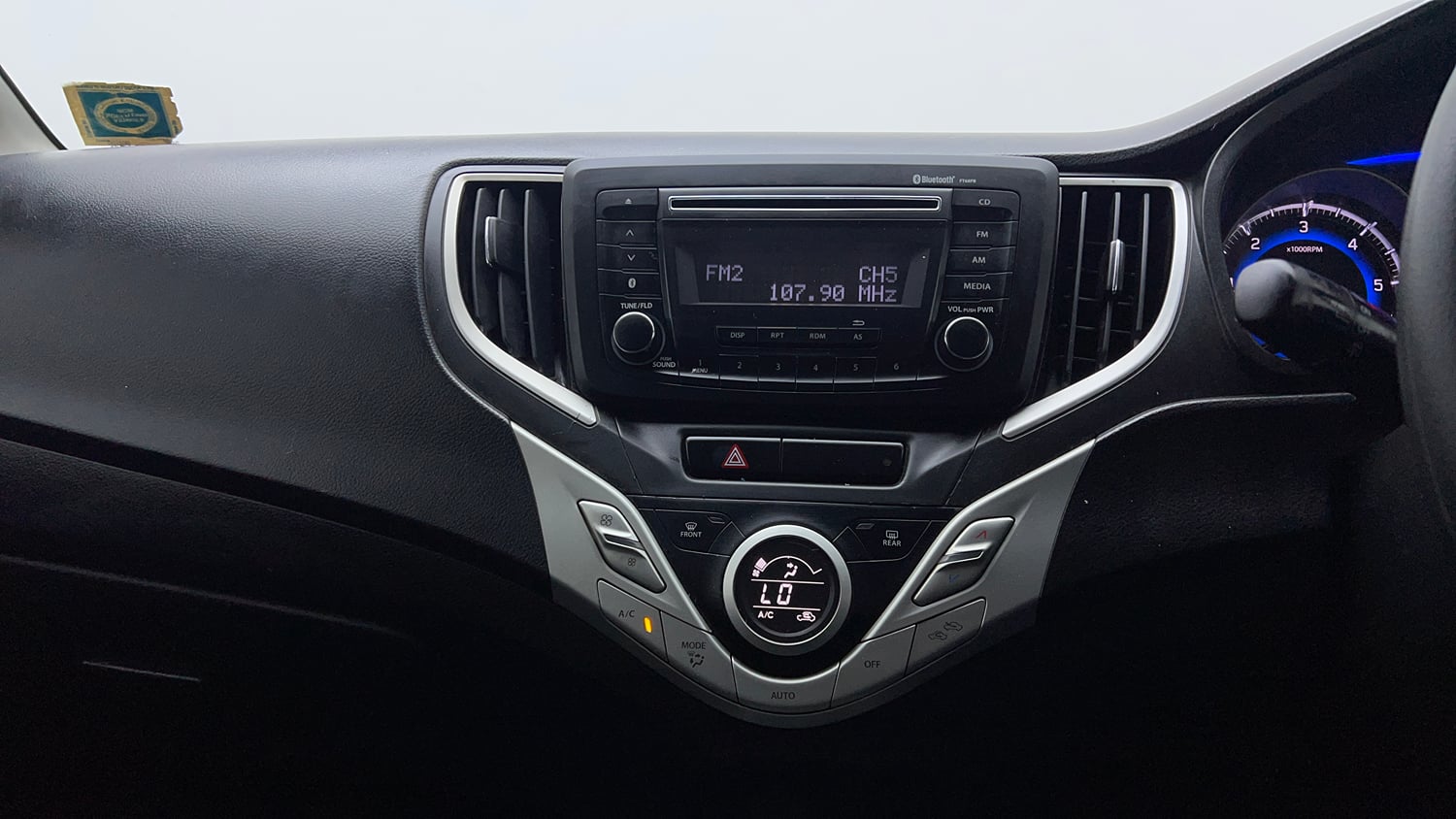Used 2018 Maruti Suzuki Baleno Delta 1.3 Diesel Manual top_features Integrated (in-dash) music system