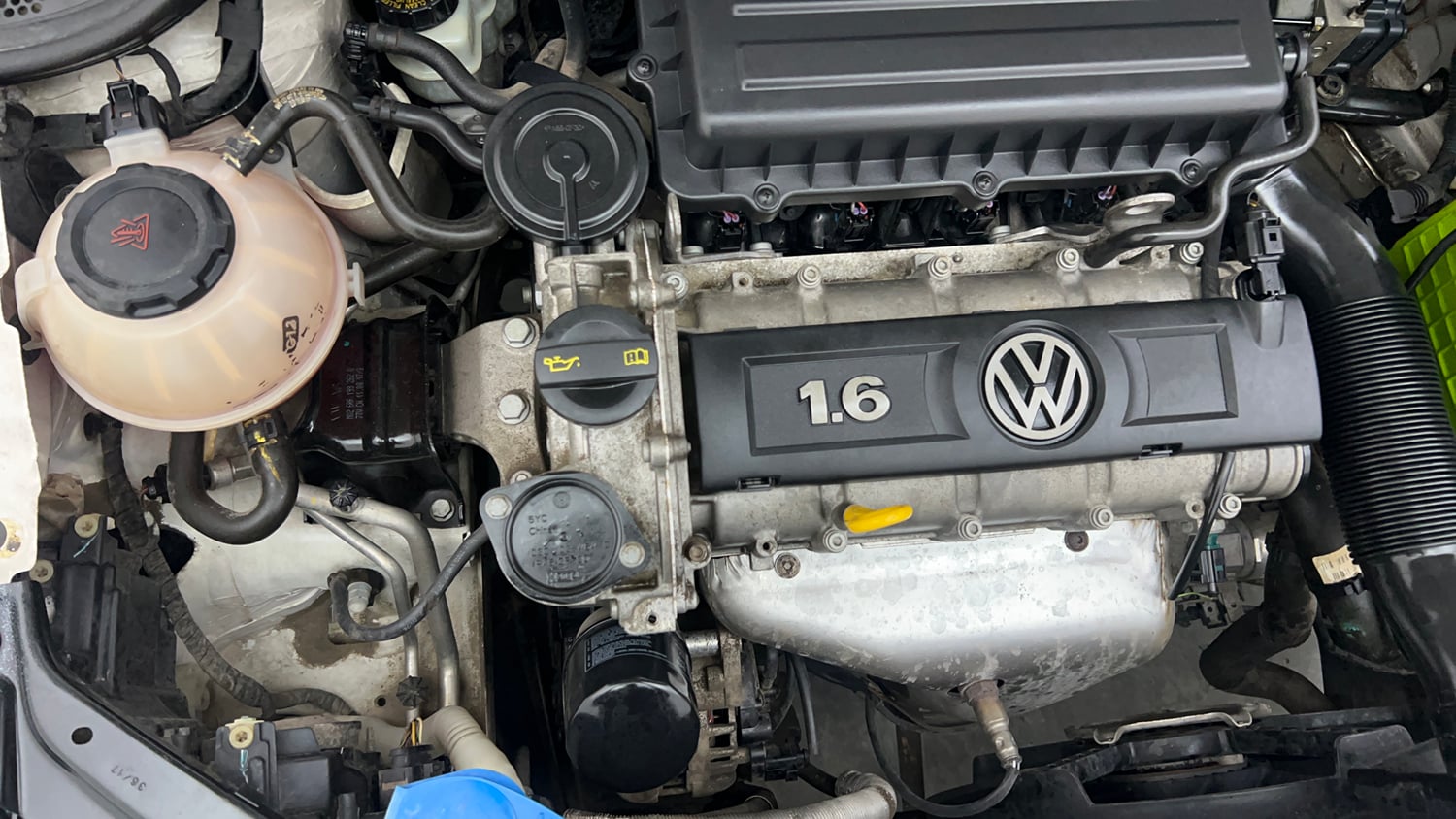 Used 2017 Volkswagen Vento Allstar 1.6 (P) Petrol Manual engine ENGINE RIGHT SIDE VIEW