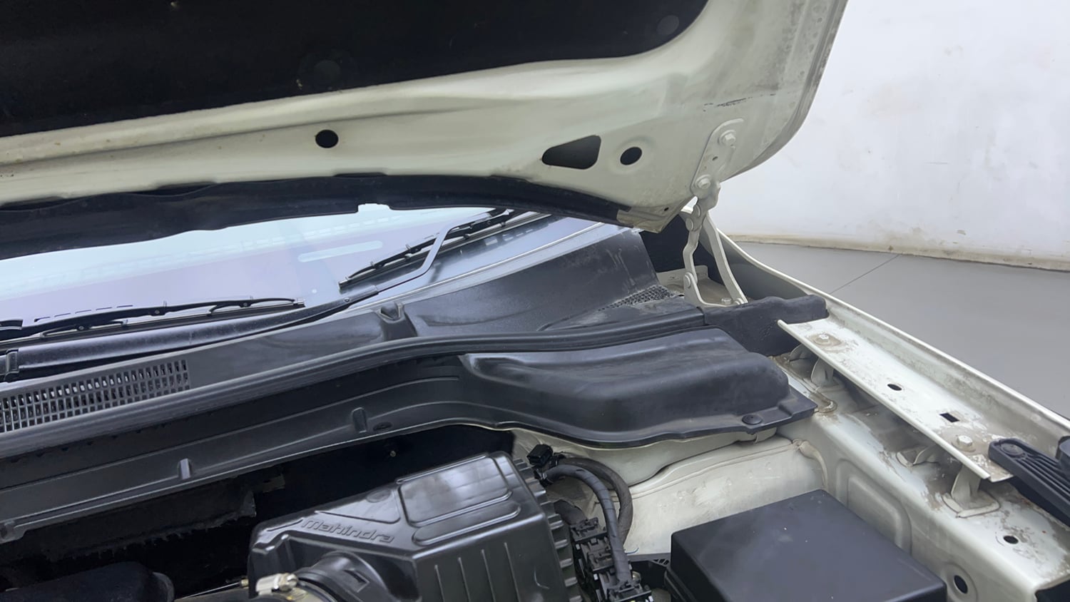 Used 2021 Mahindra XUV 300 W6 1.2 Petrol Petrol Manual engine ENGINE LEFT SIDE HINGE & APRON VIEW